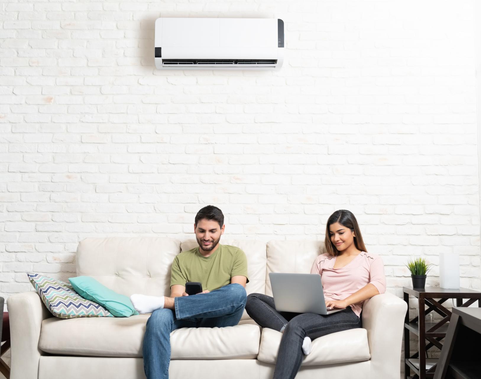How does Ductless Air Conditioners heat a house?